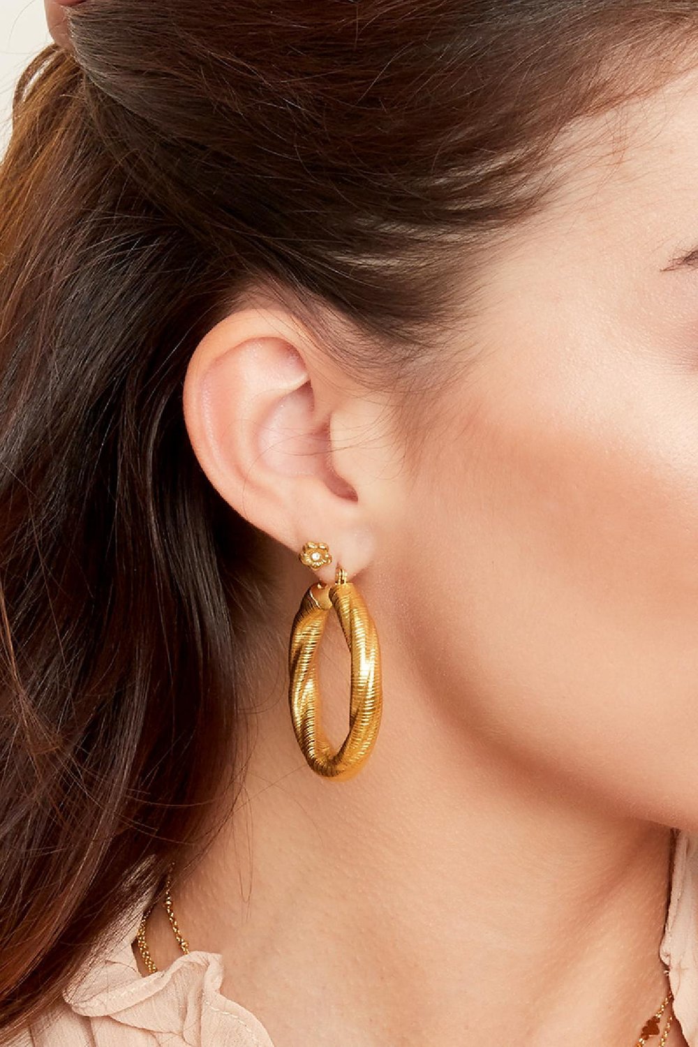 Hoops twisted large Gold Color Stainless Steel h5Picture3